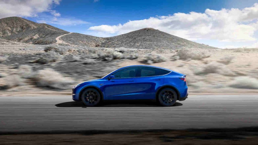 Tesla Model Y RWD arriva in Italia, prezzi e dettagli del modello del SUV economico