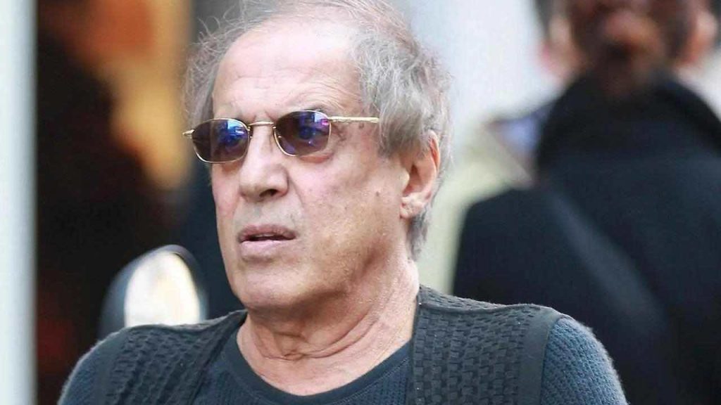 Adriano Celentano, avete mai visto la sua macchina? Niente supercar, ha più di 25 anni