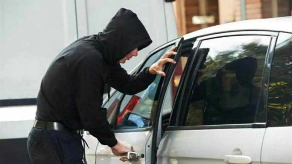 La tua auto da oggi non è più al sicuro: te la ruberanno facilmente così | Il nuovo metodo