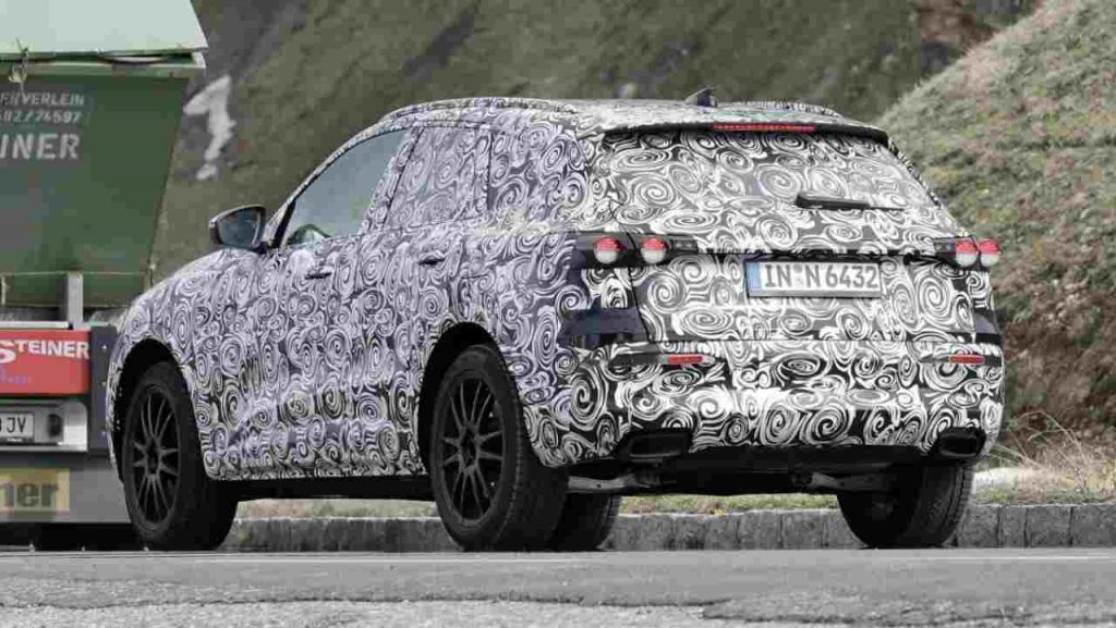 Audi Q5 2023, finalmente arrivano le prime foto: un vero carroarmato