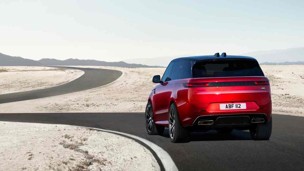 Range Rover Sport 2023, il V8 è una vera bestia: ti lascia senza fiato