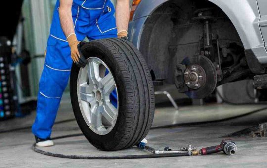 In arrivo l'inverno, cambi gomme al via da novembre