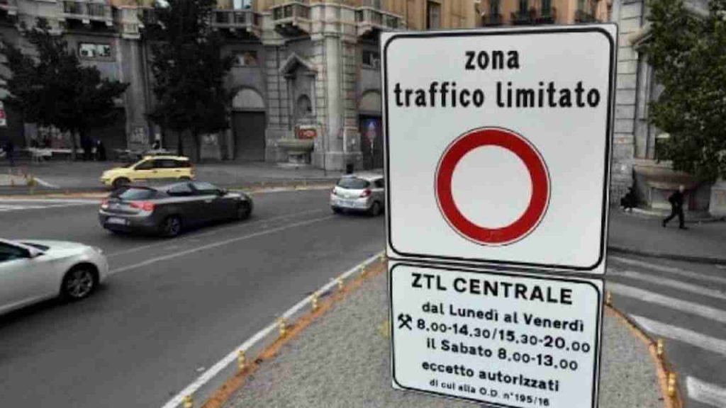 Scatta l’obbligo devastante, rinnova subito questo foglio: stanno multando subito | Sei già in ritardo