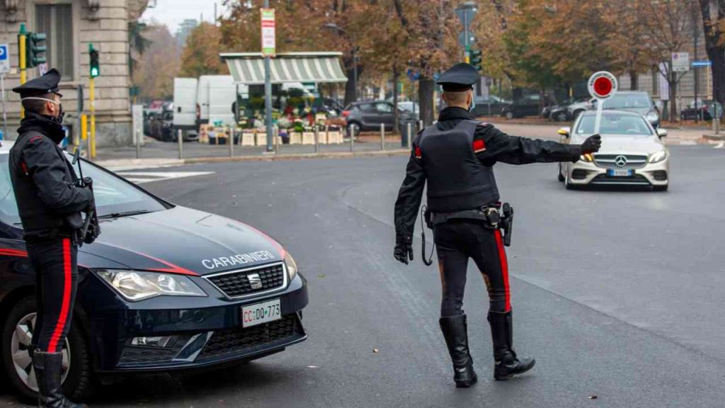 Divieto assoluto di circolazione: la tua macchina non puoi più usarla | La decisione è presa