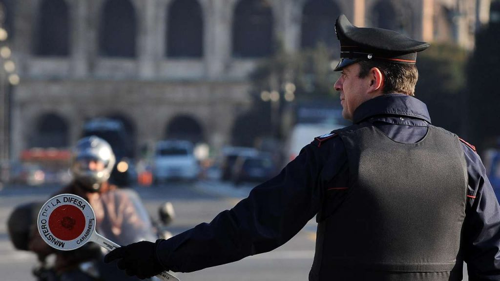 Guida in città, non potete più circolare senza questa cosa: sembra inutile ma è obbligatoria | Correte a sistemare la vostra auto