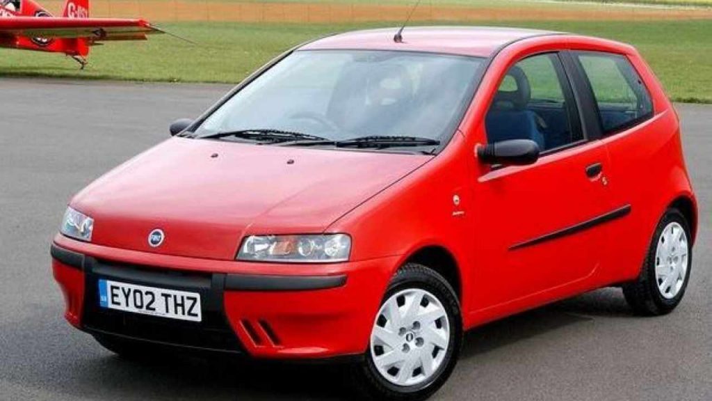 Fiat Punto, il grande ritorno nel 2023: Torna una delle macchine più vendute di sempre | Ecco come sarà