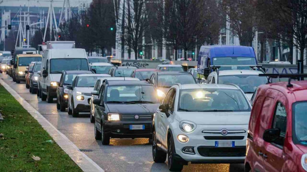 Nuova legge, non puoi più prendere la tua auto: dovrai lasciarla in garage per sempre