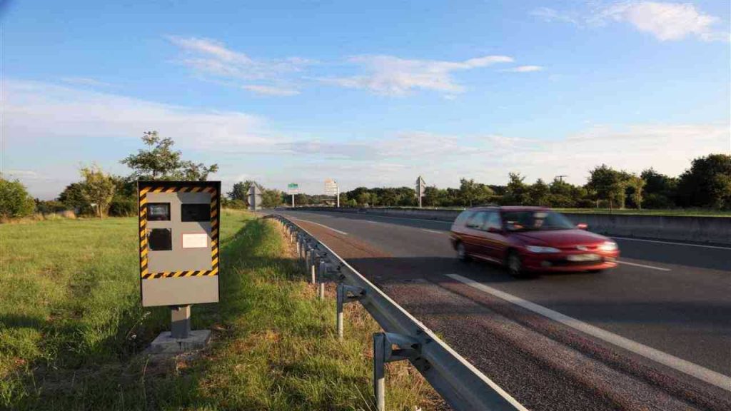 Non superare mai questo limite quando guidi: la multa è da capogiro