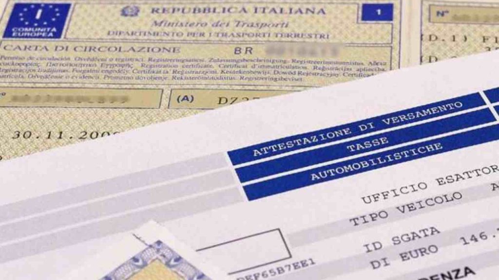 Bollo auto, la lista ufficiale delle auto che non dovranno pagarlo: la tua potrebbe essere tra queste