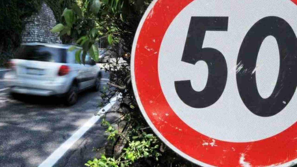 Superi i 60 km/h? Scatta la sospensione della patente per un anno I Ecco quando ti devi preoccupare, attento alle distrazioni