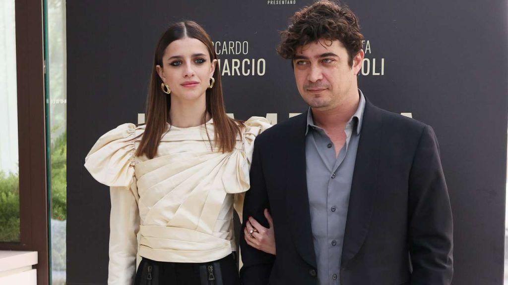 Riccardo Scamarcio l’ha dimenticata per lei: è bella da far girare la testa