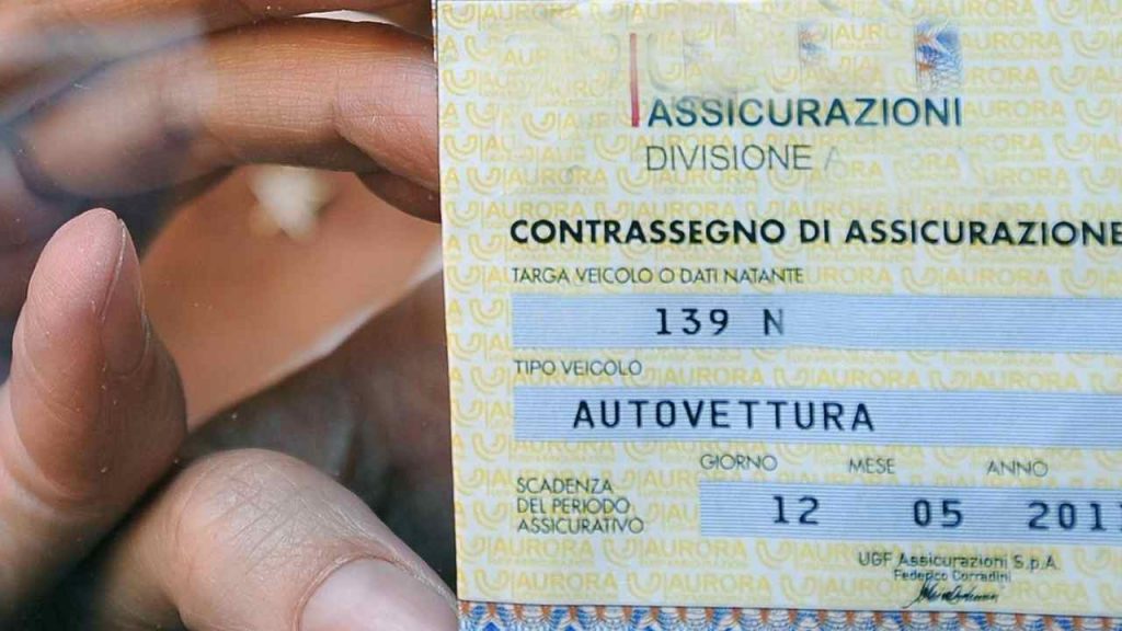 RC Auto, fai attenzione alla compagnia con cui sottoscrivi la polizza: se fai quest’errore devi sganciare più di 3.000€