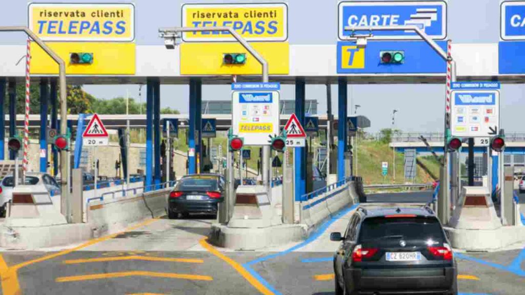 Casello autostradale, la stangata è dietro l’angolo: se non vuoi una maxi multa ricordati questa cosa