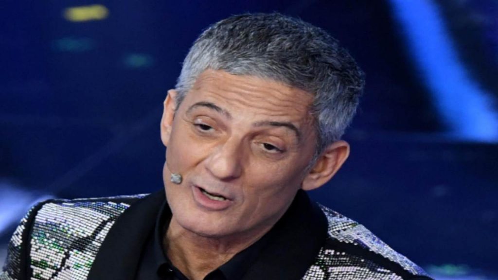 Fiorello, avete mai visto l’auto del noto comico? Eccolo mentre sale sulla ‘sua tedesca’