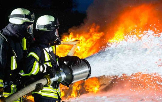 Vigili del fuoco al lavoro