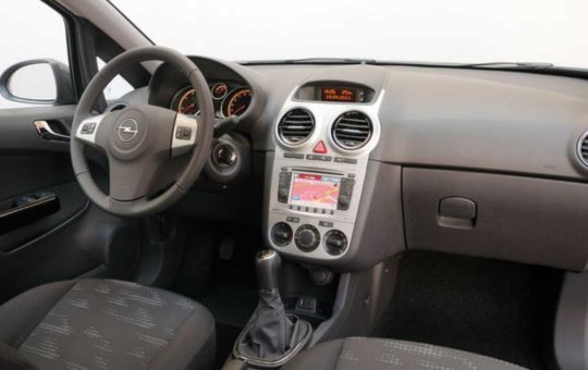 Modernizzare la nostra auto è possibile, per esempio inserendo il Bluetooth. Ecco come...