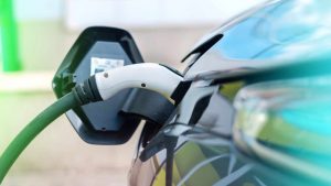 Ban auto elettriche entro il 2035? No, non è uno scherzo. (Web)