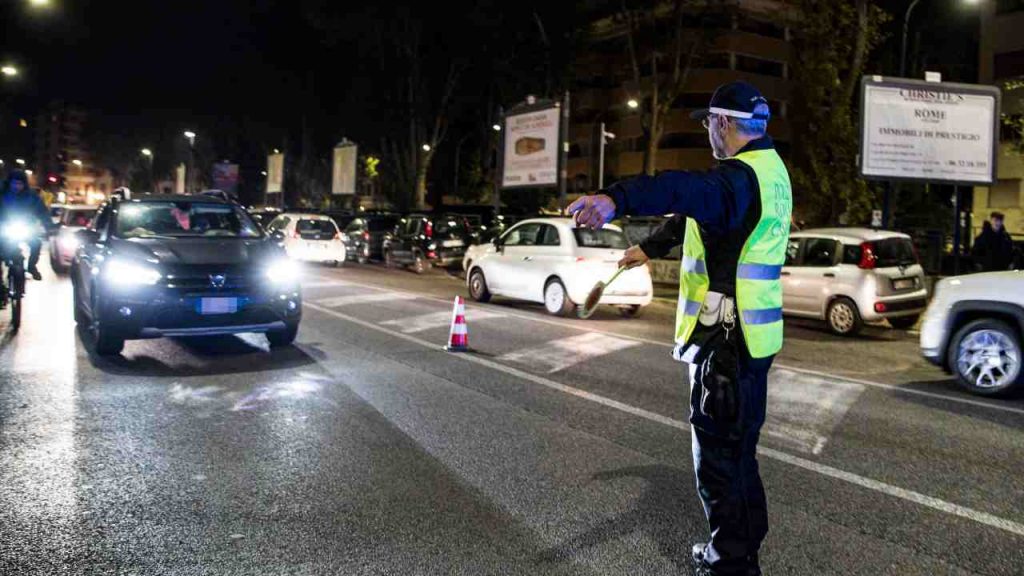 Divieto dell’ultim’ora, la tua auto (forse) da qualche giorno non può più circolare I Controlla subito, puoi essere tra gli sfortunati