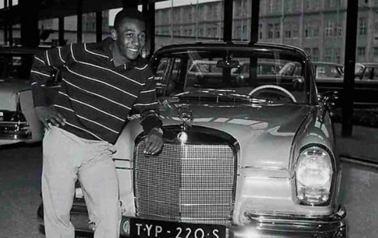 Pelè e la sua Mercedes