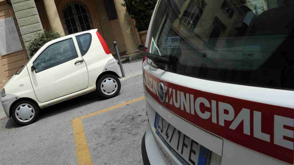 Guidare l’auto senza patente, non è vero che non puoi farlo I Ecco tutte le soluzioni, non sono solo minicar