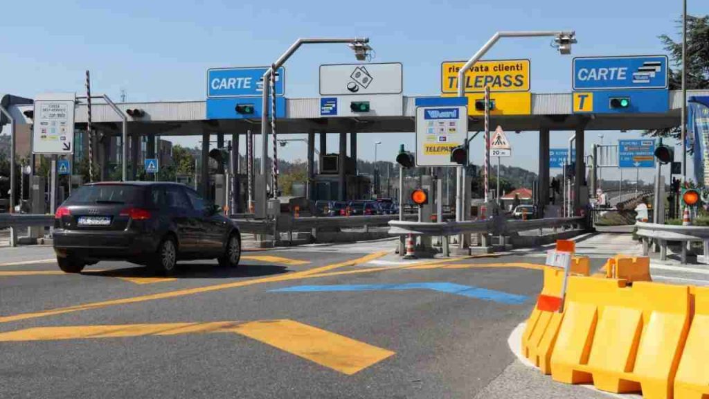 Telepass, non commettere mai quest’errore banale: il pedaggio ti costa il doppio