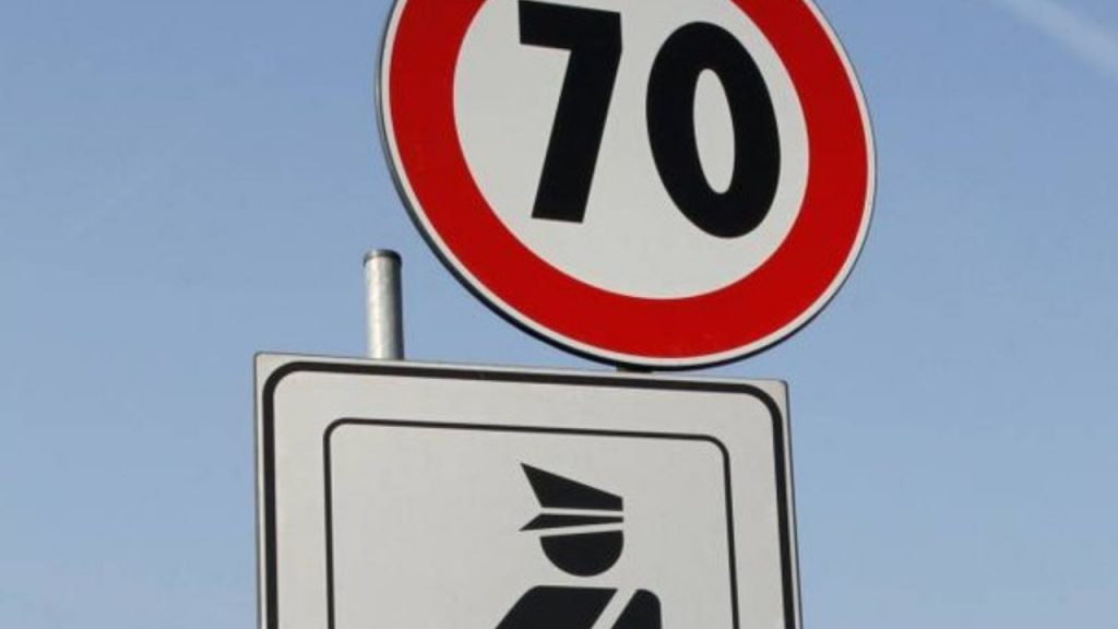 ’70 km/h in città’: Limite di velocità, allarme rosso per i pedoni | Sembra un circuito di Formula 1