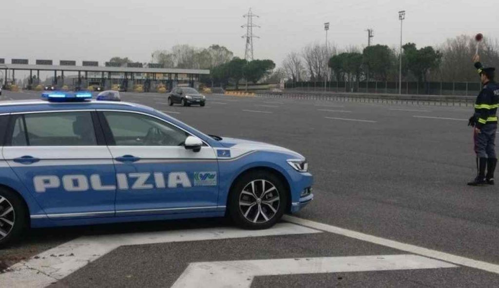 Se vieni fermato in strada senza questo ti rovinano: mettilo subito in auto