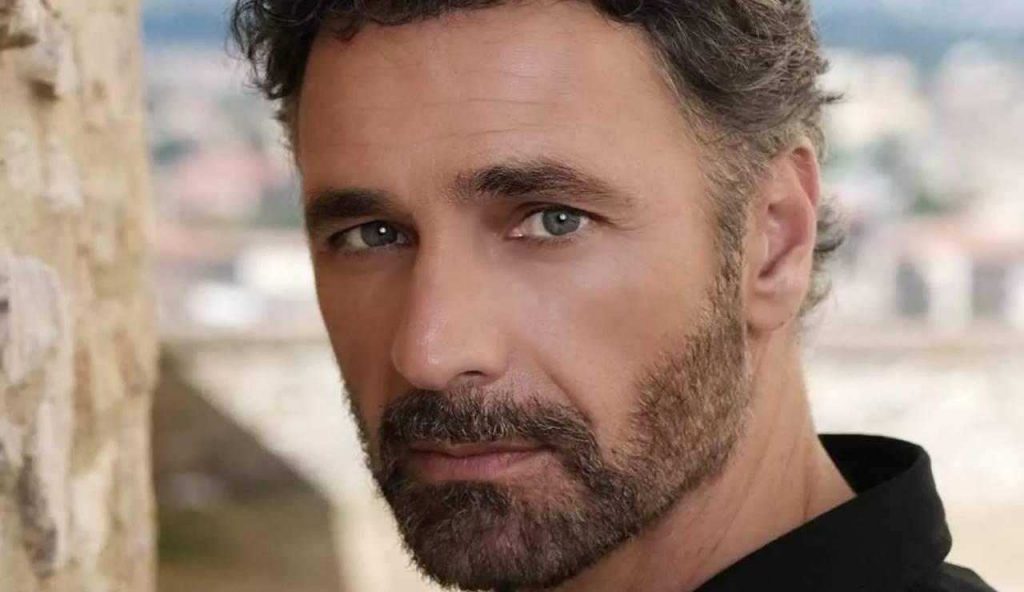 Raoul Bova, dimentica improvvisamente Rocio Munoz Morales per lei: ecco la sua nuova fiamma | Paga tutto lui