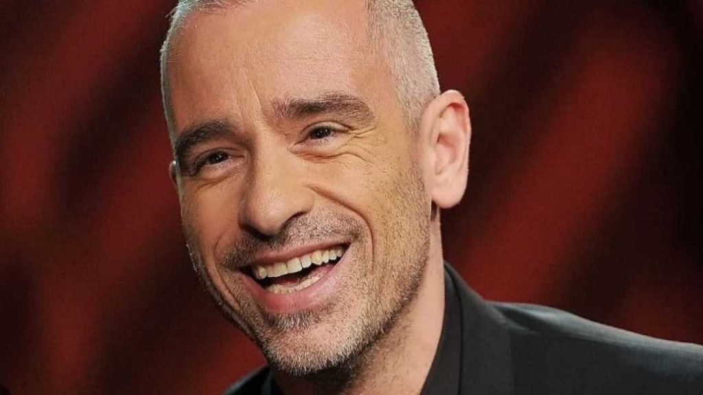 Eros Ramazzotti ritrova l’amore finalmente: Michelle dimenticata e cuore che batte | Lei è tutto fuoco