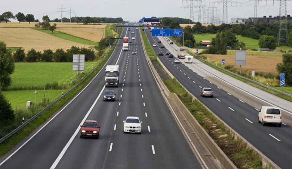 Autostrade, aumenta il limite di velocità a 150km/h: finalmente siamo salvi