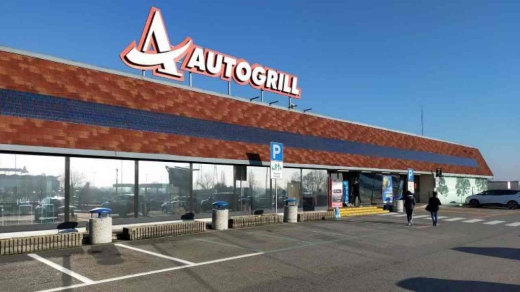 Autogrill, arriva l’addio: dopo 50 anni non ci saranno più: automobilisti sconvolti