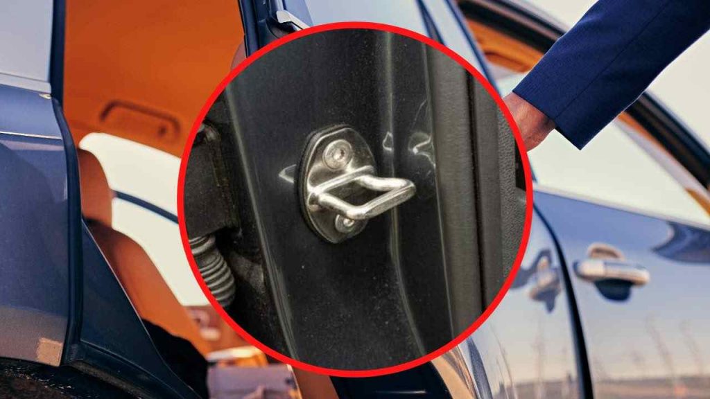 Sportello dell’auto, questo componente è nascosto ma utilissimo: ti risolve proprio questo problema