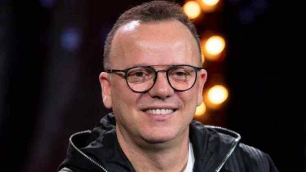 Gigi D’Alessio ritrova il sorriso con lei: la nuova fiamma è giovanissima