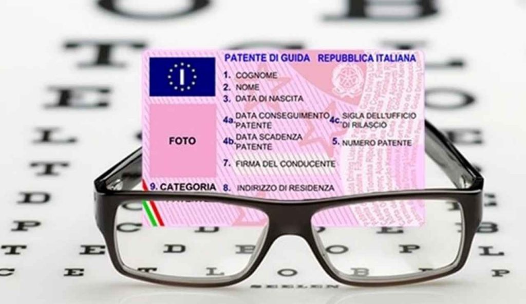 Rinnovo patente, in questo caso corri dall’avvocato: ti stanno derubando di un tuo diritto