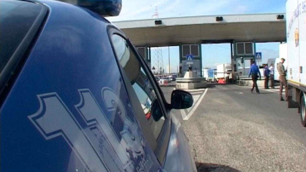 Truffa al volante, ecco come evitarla: ti rubano tutto