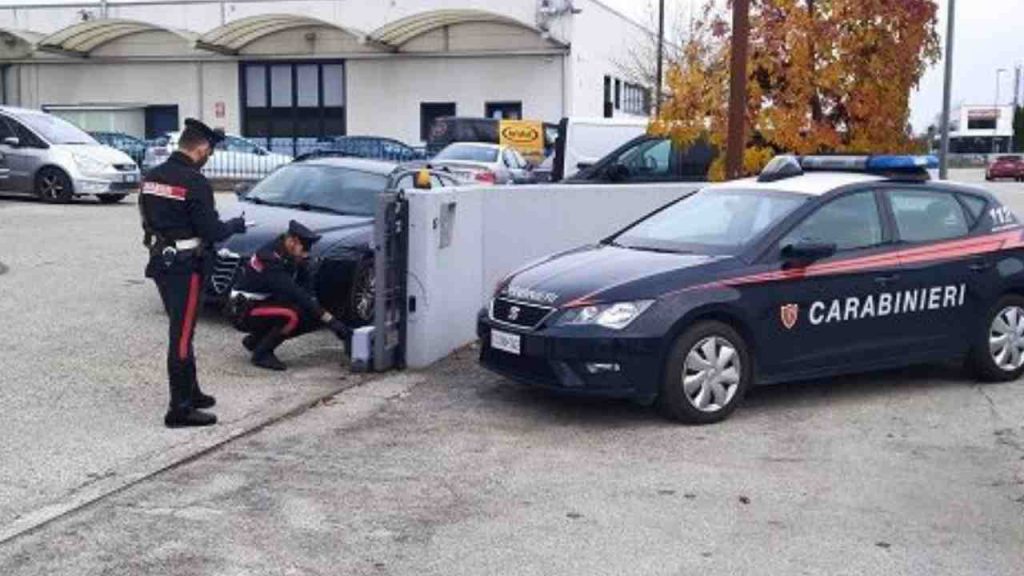 Allarme auto, non spegnerlo mai quando suona: controlla sempre prima questa cosa