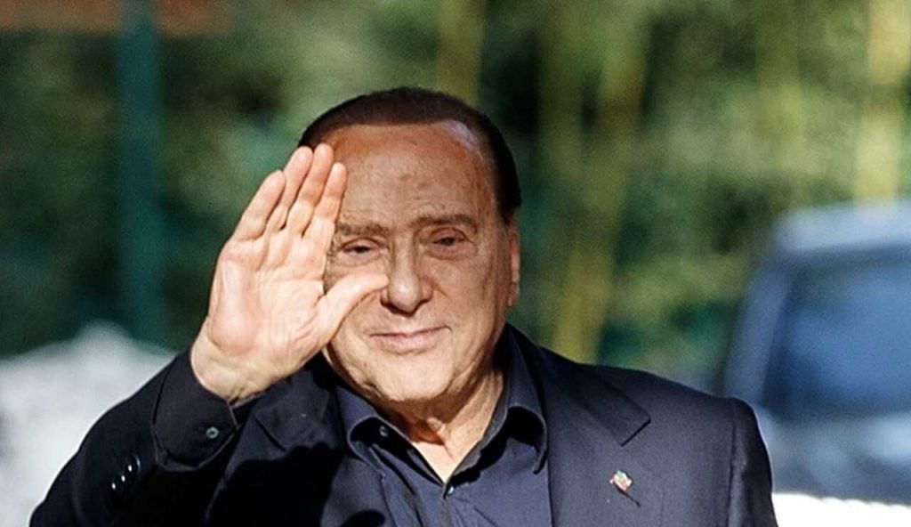 Silvio Berlusconi, svelato solo ora chi è stato il grande amore della vita I Per lei ha tradito un amico