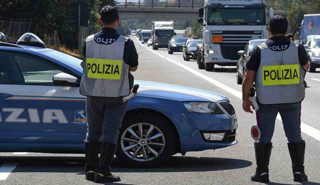 Codice della Strada, fai molta attenzione a questa regola | La conoscono in pochi ma la multa è dolorosa