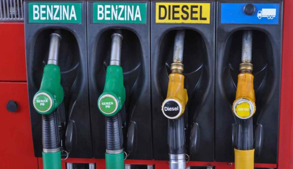 Carburanti, il 1° agosto scatta l’obbligo devastante: non fare più benzina lì