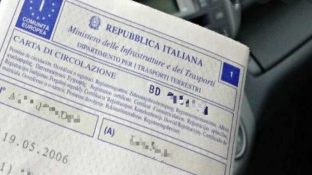 Bollo auto, ecco la lista di chi non lo deve pagare: controlla subito | Potresti essere presente