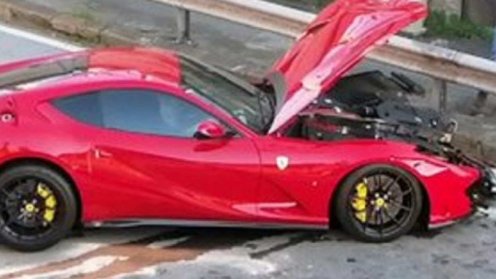 Titolo: Ferrari, 400.000€ spesi per schiantarla: immagini folli a dir poco