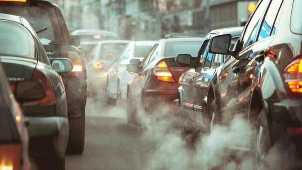 Emergenza smog, stavolta il blocco è totale: si devono fermare tutti I Situazione ingestibile