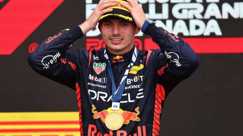 User Verstappen ‘massacrato’ proprio da lui | Colpo tremendo per il pluricampione