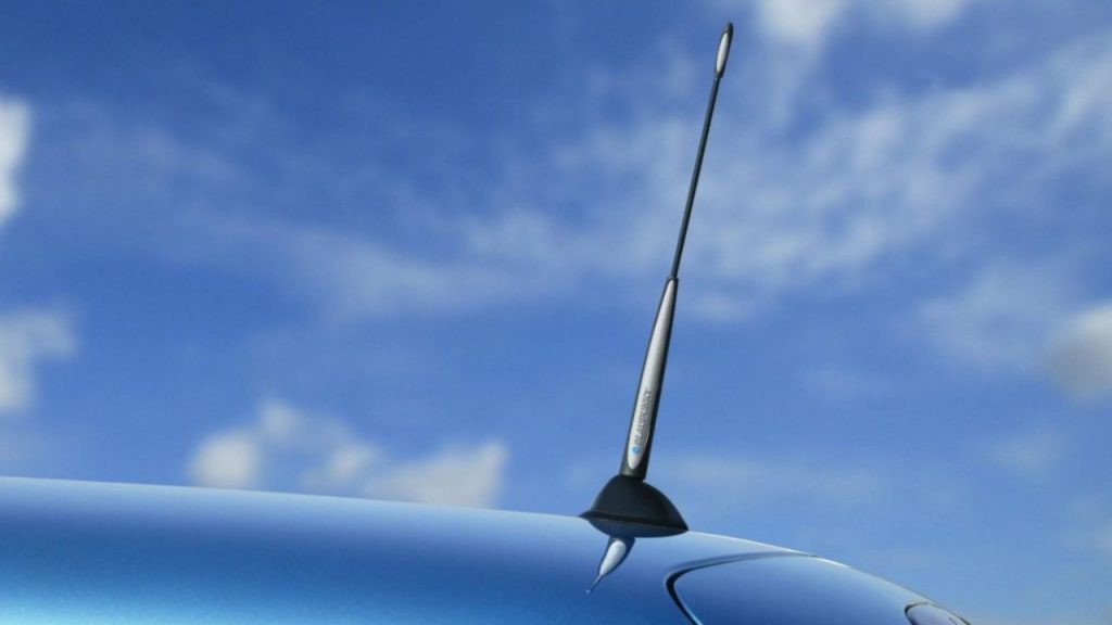 Antenna auto, non serve solo per il segnale: la sua vera funzione è anche questa