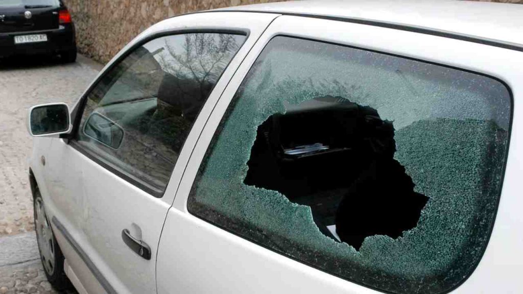 Furti d’auto, se la lasci parcheggiata in questa città te la rubano in 3 minuti: ecco dove