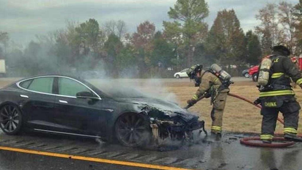 Auto, stai attento a questo componente: può prendere fuoco: ecco cosa devi guardare