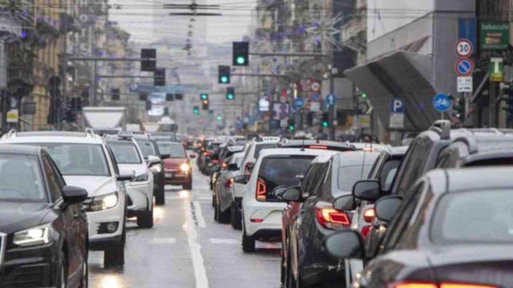 Nuovo stop dal 15 settembre per queste auto: non potrai più circolare