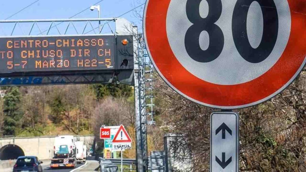 Autostrade, i motociclisti non ci credono quando leggono la legge I Non puoi superare gli 80 km/h