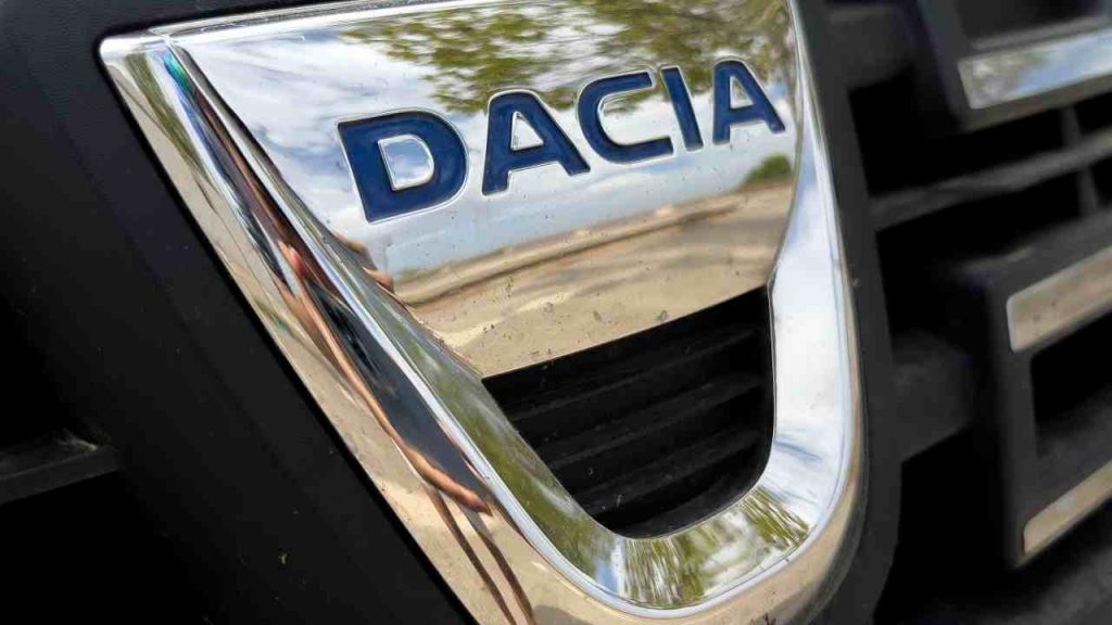 Dacia Duster, il Suv per tutte le tasche: è il più economico sul mercato I Batte pure le auto cinesi