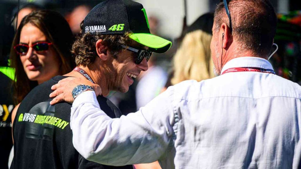 Valentino Rossi, sai qual è la sua automobile preferita? È innamorato di questa vecchia Ford per una ragione speciale